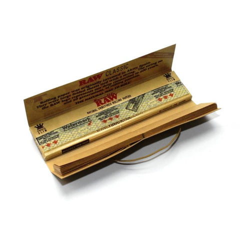 RAW Connoisseur Blättchen mit Filtertips 1 Heftchen-Offen