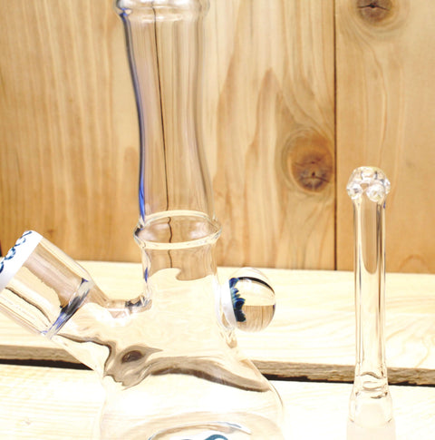 Smokerama Glasbong Beaker ZNDG White Blue fully Handwork-seitlich