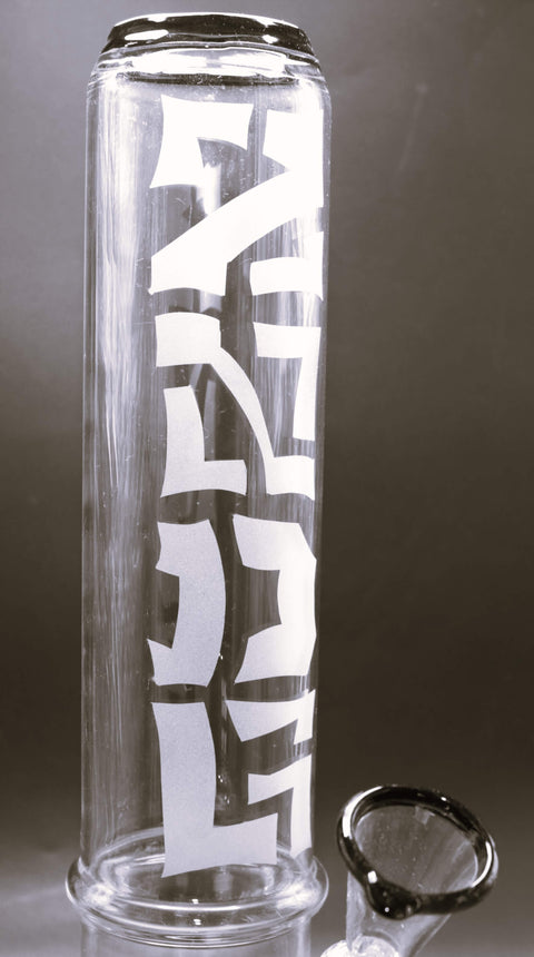 Glasbong 1000er ZNDG Logo Sandgestrahlt-Logo